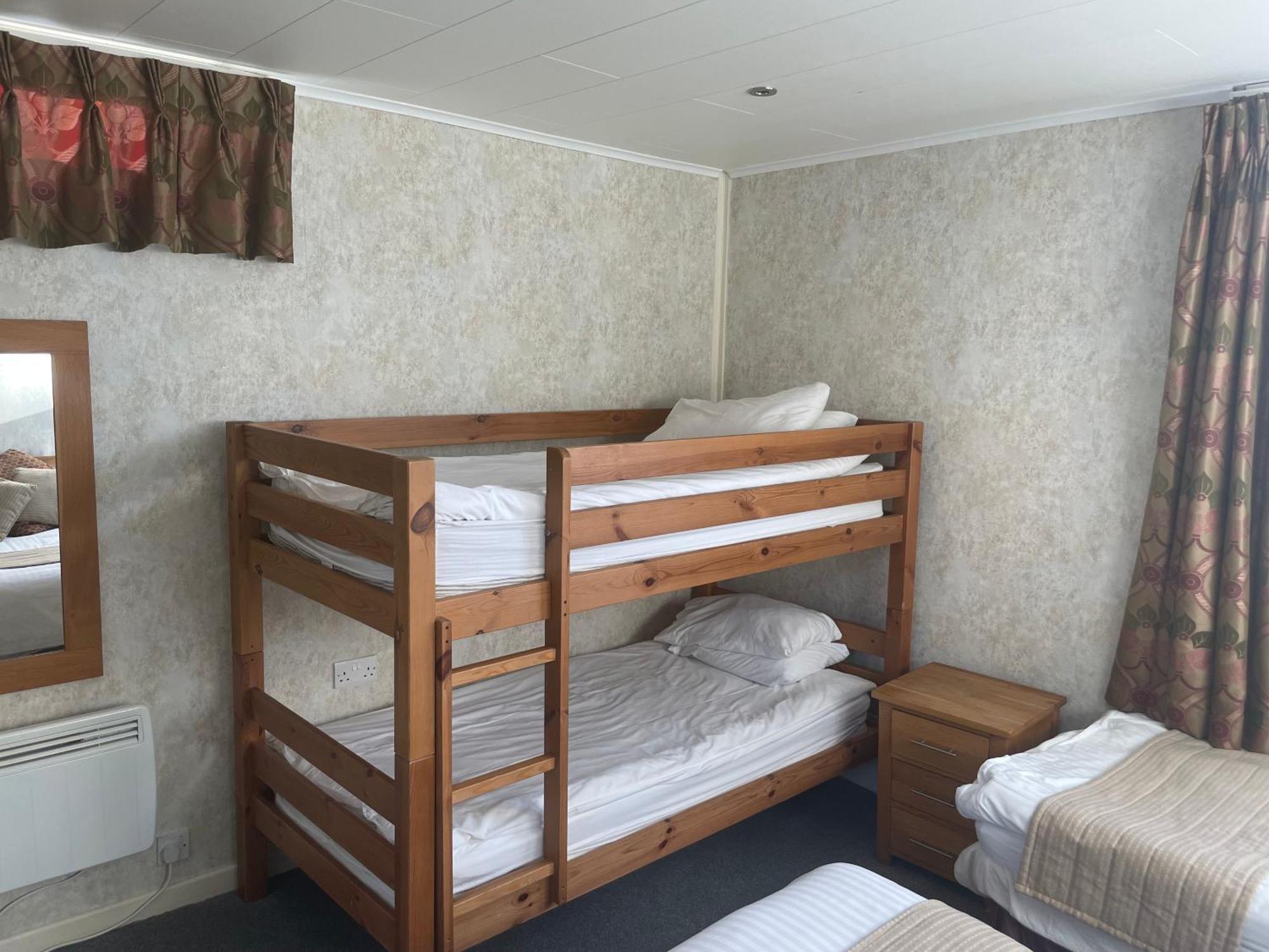 The Dog & Partridge Country Inn แอชบอร์น ภายนอก รูปภาพ