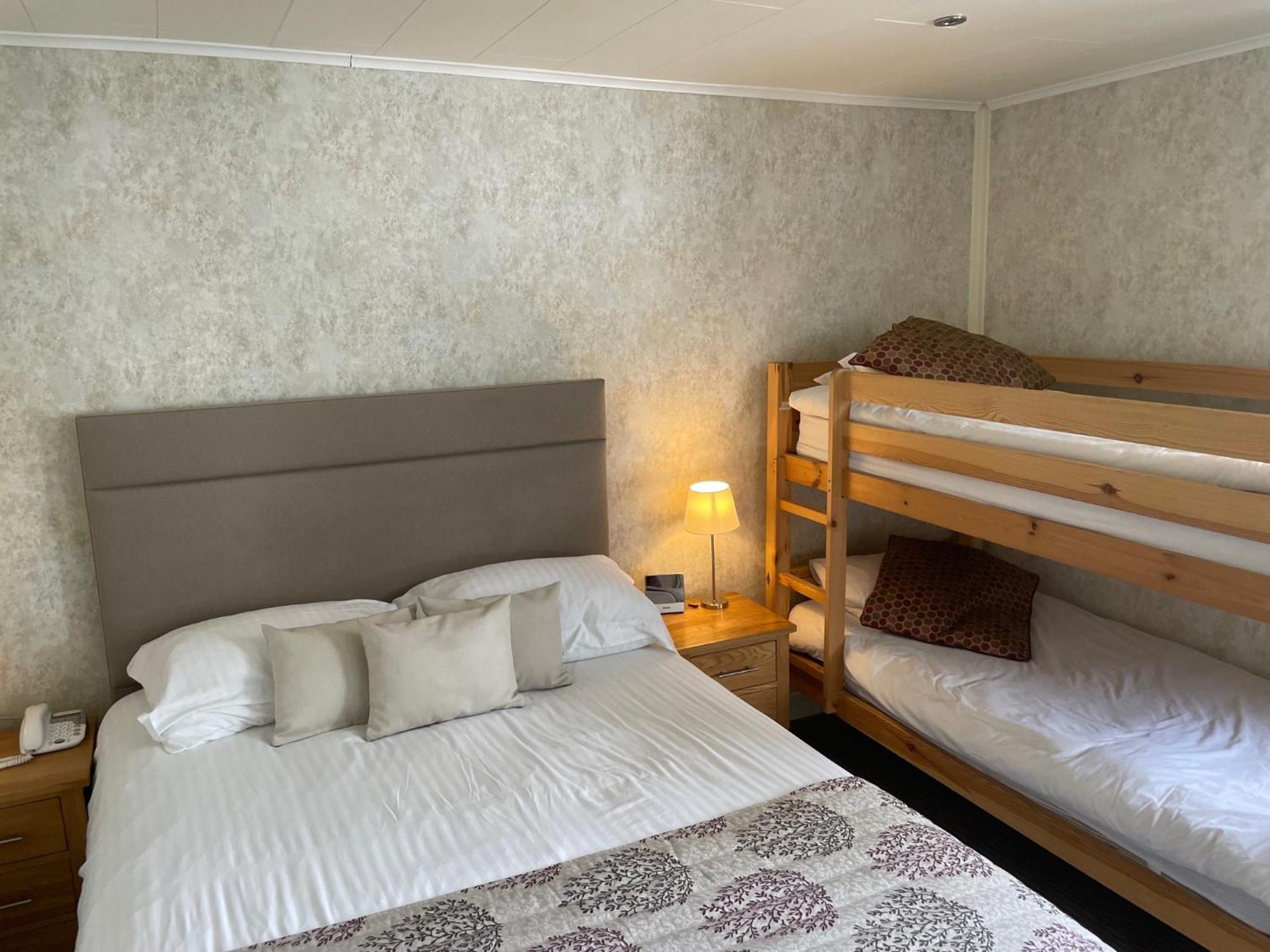 The Dog & Partridge Country Inn แอชบอร์น ภายนอก รูปภาพ