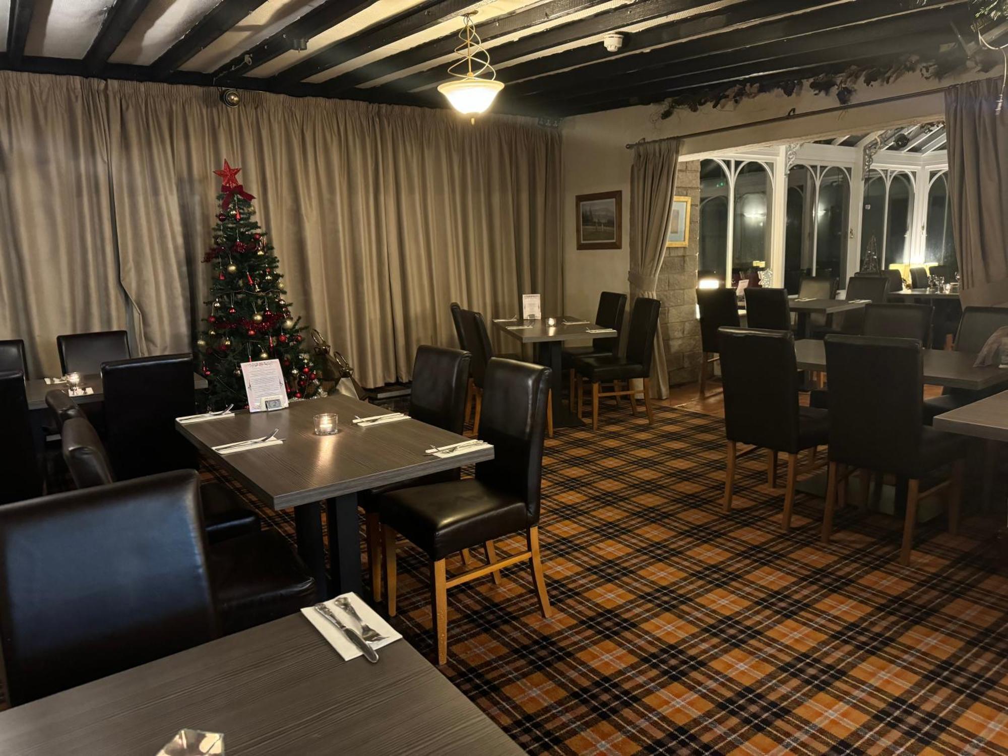 The Dog & Partridge Country Inn แอชบอร์น ภายนอก รูปภาพ