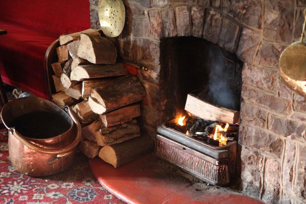 The Dog & Partridge Country Inn แอชบอร์น ภายนอก รูปภาพ